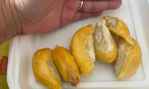 Woman prickly over 'unfair' purchase of $70 durians and Hougang's stall rude response