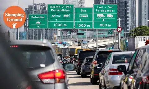 S'porean woman travelling with kids and grandma says Malaysian immigration officers treated her rudely