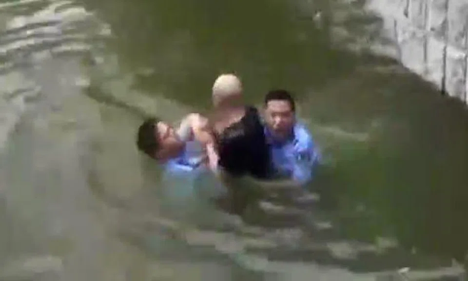 Heartbroken man tries to drown himself after failed relationship, but that didn't work out too