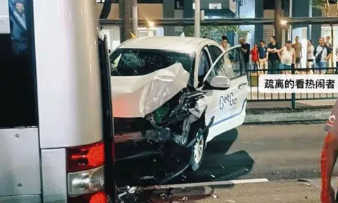 Police looking for GetGo driver involved in hit-and-run accident with bus in Woodlands