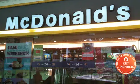 Kudos to McDonald's staffer, 14, for helping elderly customers to get seats despite full house