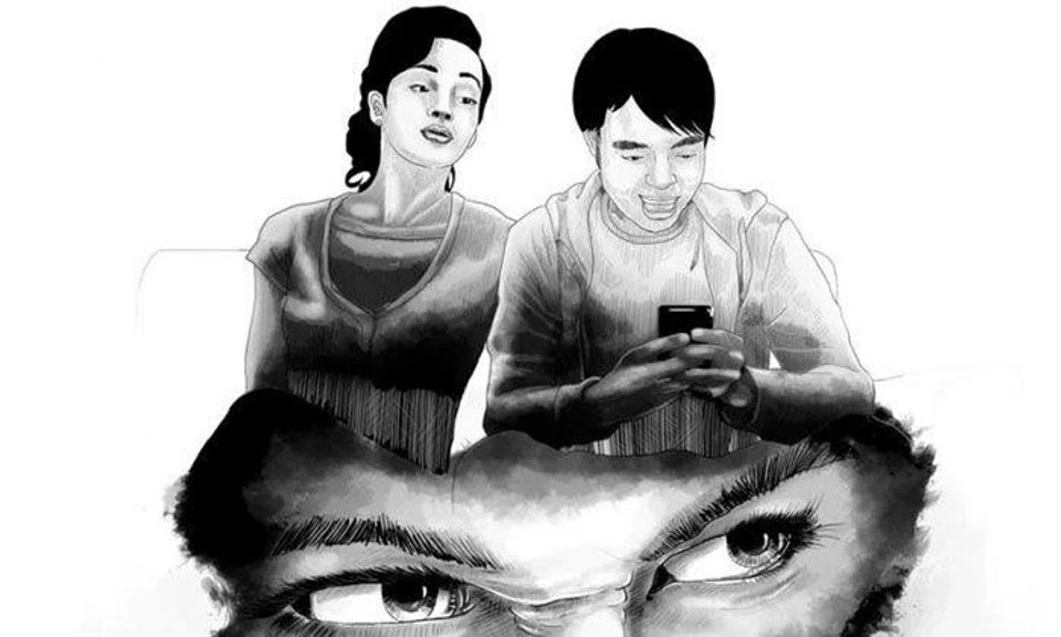 Can a woman trust her boyfriend if he keeps texting other women? Photo illustration: The Star