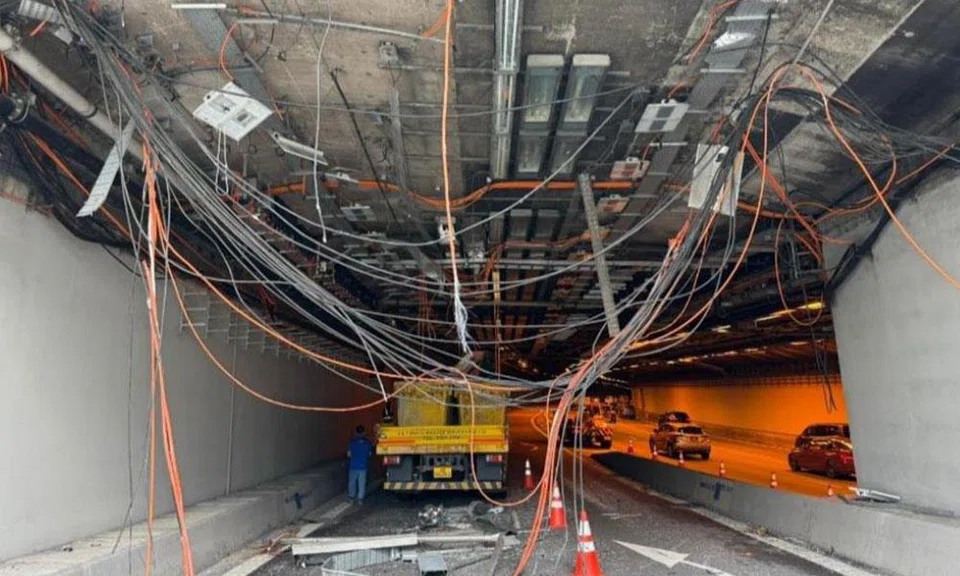lorry driver to be charged for crashing lorry carrying crane into cte tunnel