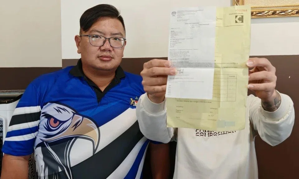 A stall owner in Johor (right) is facing a fine of at least RM3,000 (S$968) for supposedly failing to include CNY surcharges in his menu. 