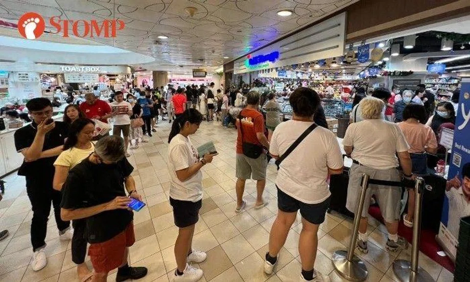 "I reached Cold Storage before 3pm and there was already a long queue outside just to get a number. It took 15 to 20 minutes to get a number and inside it was packed with people all waiting for collection," recounted the Stomper.