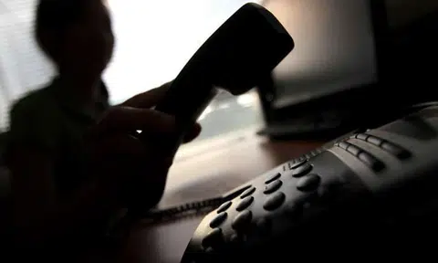 Police warn of scam calls by operators impersonating cops