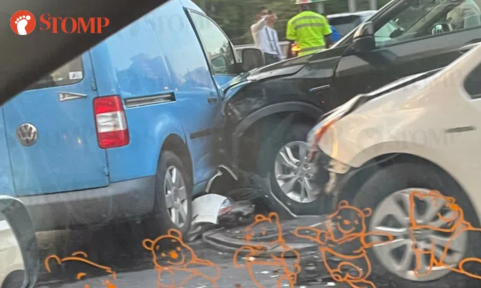 Van driver taken to hospital after accident with 2 cars at Choa Chu ...