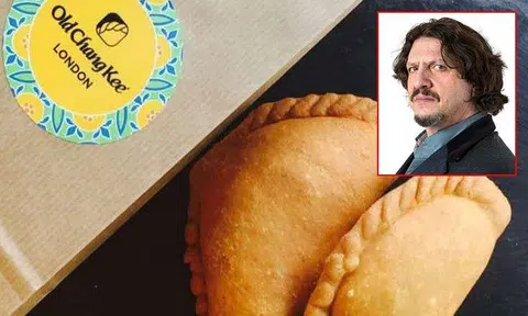 Food critic Jay Rayner (right inset) heaped insults on the curry puffs by Old Chang Kee. 