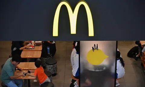 mcdonalds charge 30 cent extra for sauces