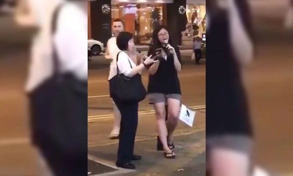 This woman singing at Tanjong Pagar Plaza deserves to be noticed