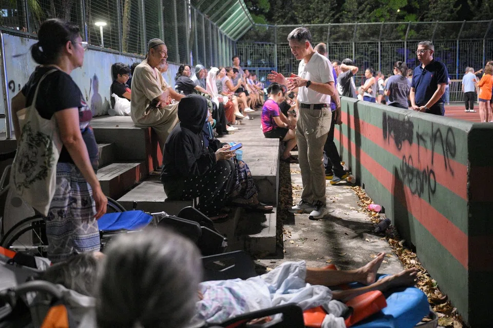 Defence Minister and Tanjong Pagar GRC MP Chan Chun Sing visited the scene to assist affected residents.