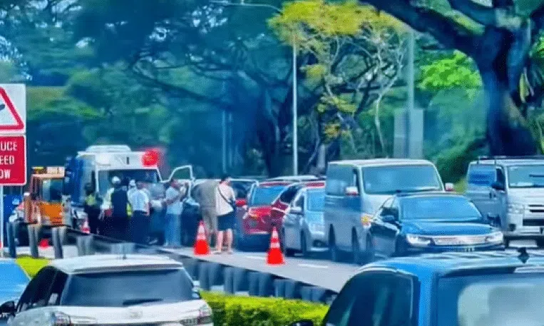 Four taken to hospital in 9-vehicle collision on PIE | STOMP