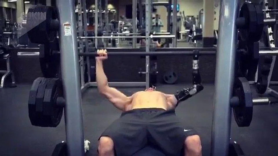 Try finding your excuses after seeing this guy with prosthetic arm does bench press