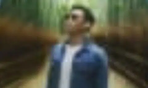 Married mother of two looking for guy she met on Tinder to be "best friends"