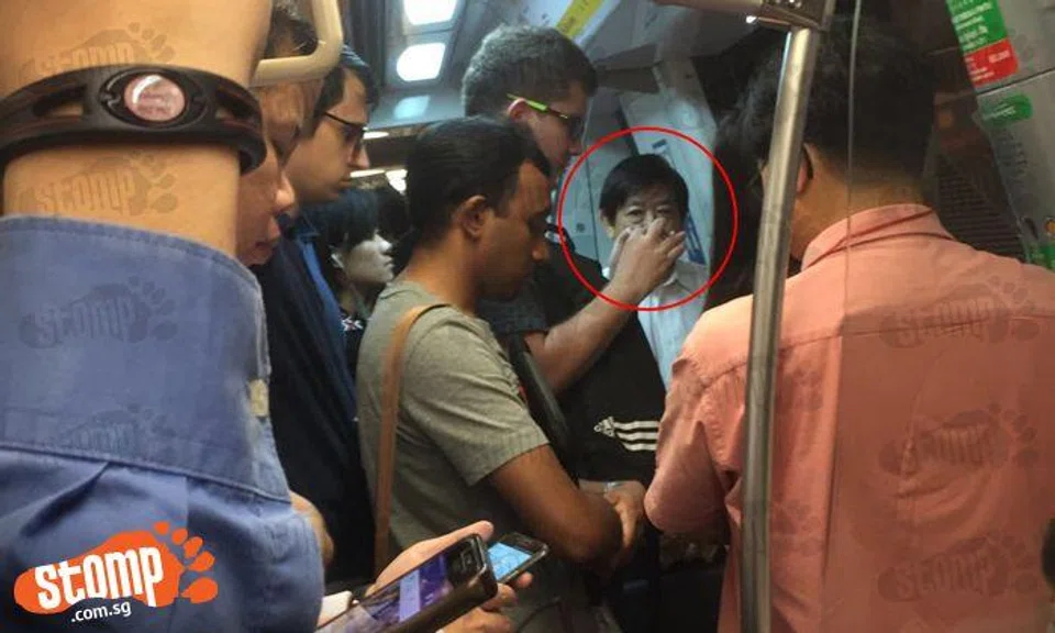 Is that Transport Minister Khaw Boon Wan on the Circle Line?
