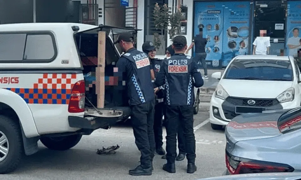 The victim and his friends were having lunch in front of a restaurant before he was shot.