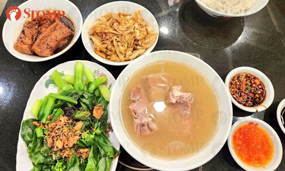 'Tourist trap to use up your SGD': Diner laments small portions of $75 meal at Changi Airport