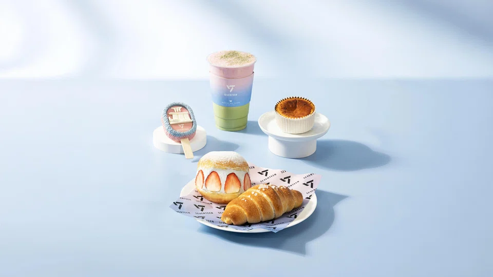 Origin + Bloom’s Sweet Things Ahead set features (anti-clockwise from bottom left) items such as a Uyu Cream Doughnut, Sweet Potato Shio Bun, Gochujang Cheesecake and Matcha Strawberry drink. Aside from this set, customers can also buy a Whimsical... PHOTO: MARINA BAY SANDS