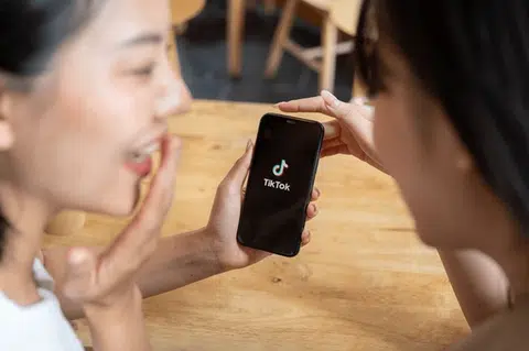 Doomscrolling instead of going to bed? TikTok hits pause with new app feature