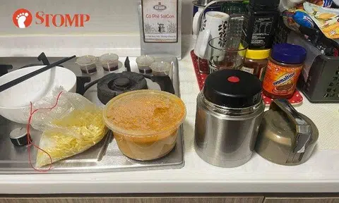 A Hougang food stall rejected a customer's container and charged 50 cents each for its own containers.