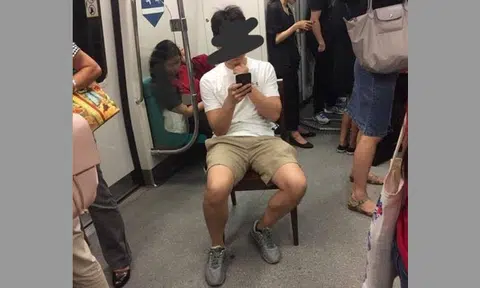 Looks like this MRT train has found itself a new 'chairman'
