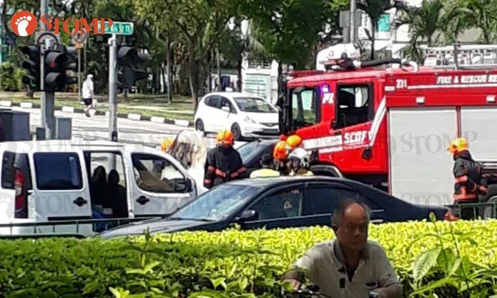 Minivan catches fire at Pasir Ris Drive 6 | STOMP