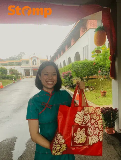 Nurse spreads CNY goodies and joy to elderly in nursing home, reminds them they are 'not forgotten'