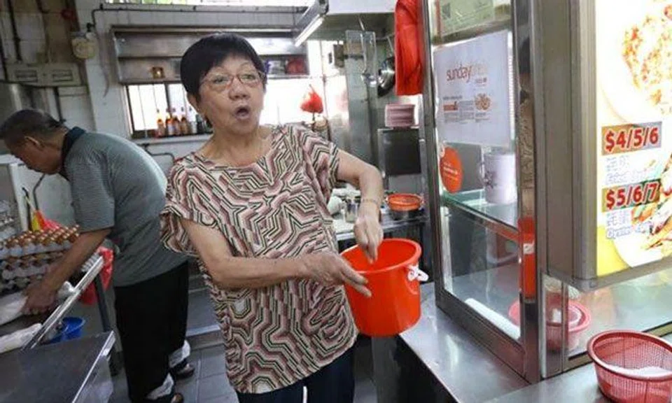 Man allegedly pretends to be customer, sneaks in and steals from hawker stall at Bukit Batok Blk 359