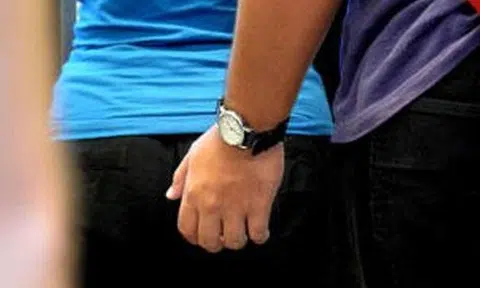21-year-old man arrested for allegedly molesting 12-year-old girl on MRT train