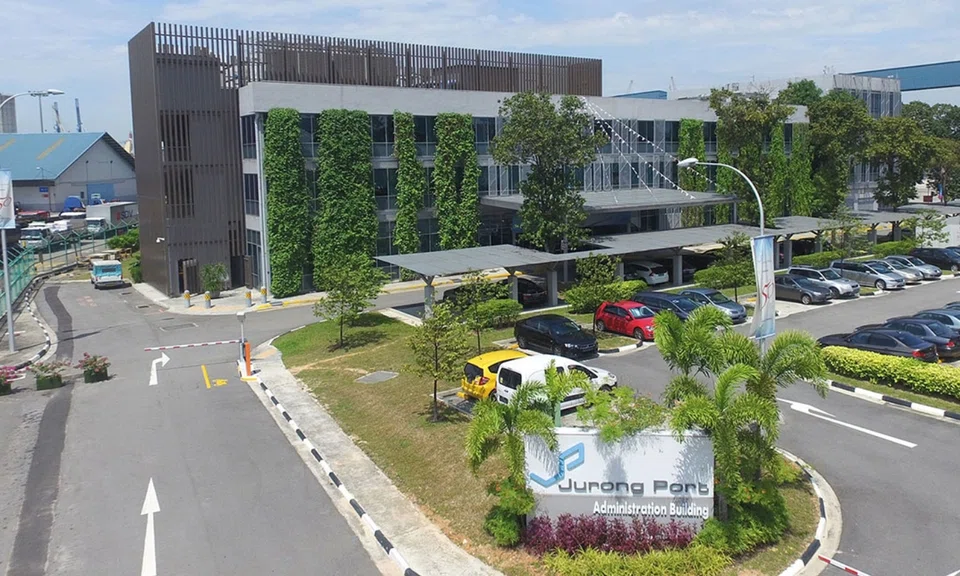 Worker dies at Jurong Port Road construction site