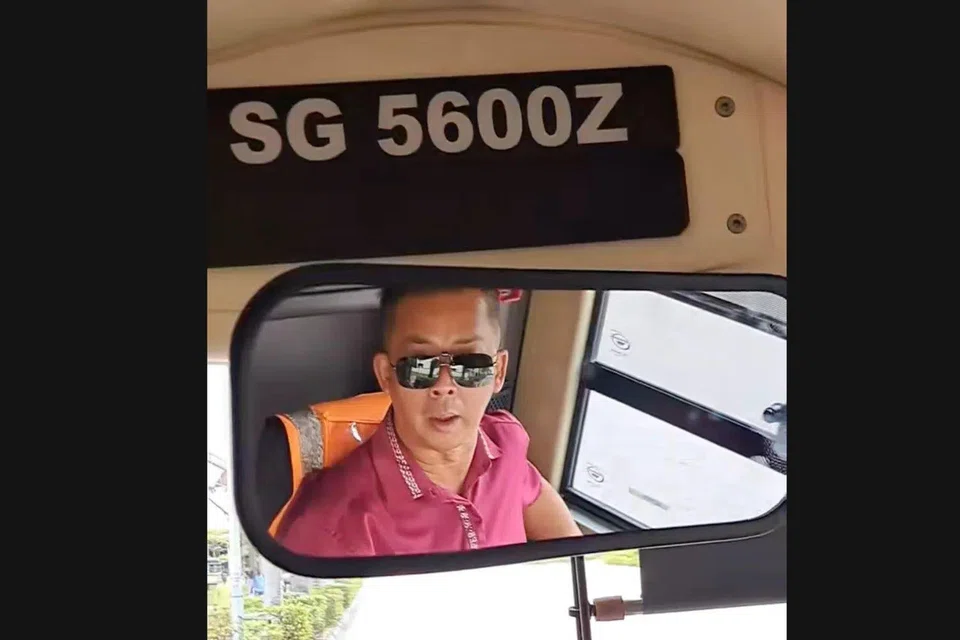 The driver explained that he had stopped because he was ahead of schedule, but this was unsatisfactory to the passenger. 