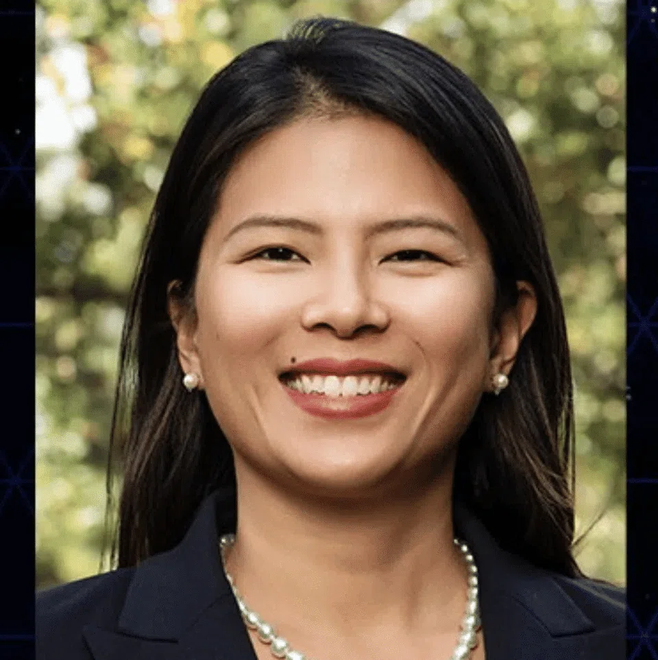 Mrs Elaine Chia Hyde was born in Singapore and grew up in Australia. She now lives in Florida in the US.