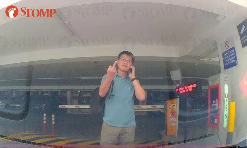Man points middle finger, spews vulgarities and blocks driver's way after getting honked at in Toa Payoh carpark