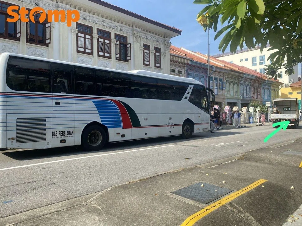 It is very often that tour buses will just stop by the side of the street and let off a large number of tourists.