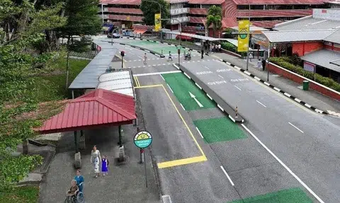 Holland Village is one of the towns that are part of the LTA initiative to make areas around key neighbourhood amenities more pedestrian- and cyclist-friendly.