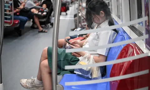 secondary school smartphone ban