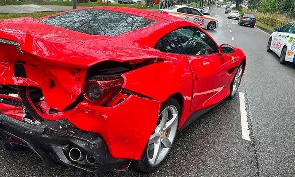 The accident happened along Queensway towards Portsdown Avenue at around 1.50pm on Sept 24. PHOTO: SHIN MIN DAILY NEWS READER