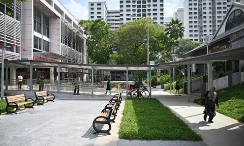 Yung Sheng Road: Pedestrianisation of 18-metre-long stretch between Taman Jurong Shopping Centre, Taman Jurong Market and Food Centre, with sheltered walkway and new benches.