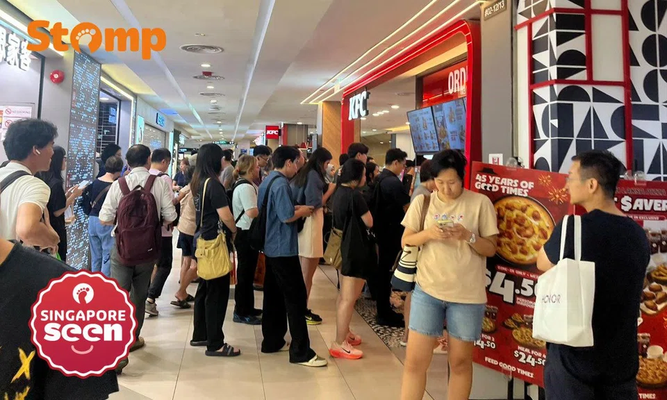 KFC promotion long queues