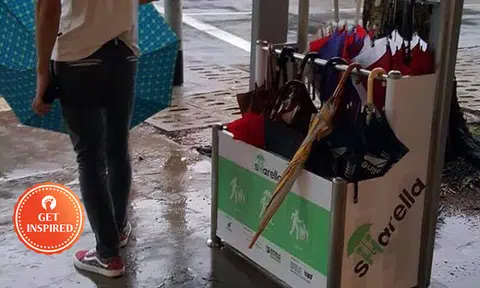 Minister Ong Ye Kun amazed by community spirit in umbrella-sharing service at Sembawang