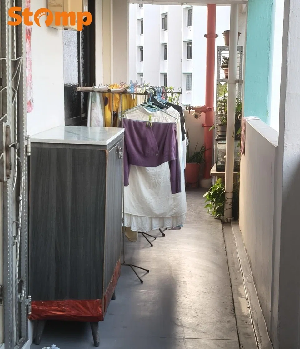 Bukit Ho Swee stairs still cluttered despite complaints by 2 Stompers, notices from town council and SCDF