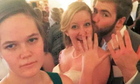 Forever alone: Here's what life as a third wheel is like for this woman