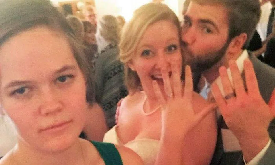 Forever alone: Here's what life as a third wheel is like for this woman