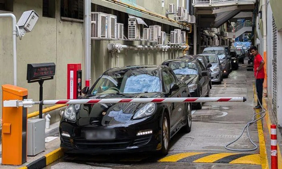 Carpark system down at Tanjong Pagar Plaza. Photo: Lianhe Zaobao
