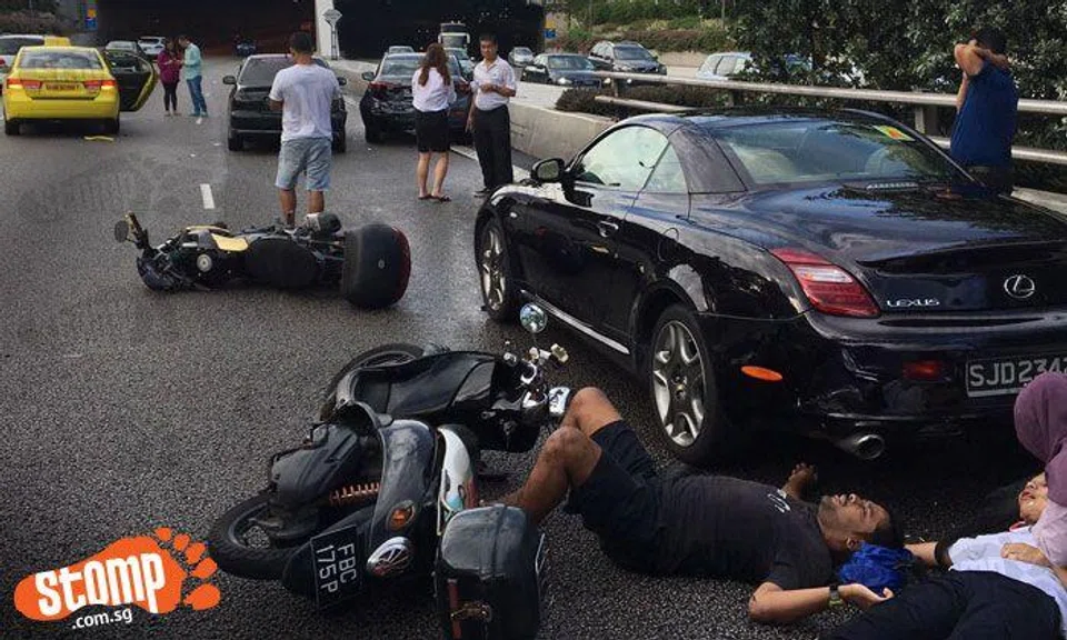3 injured after accident involving 2 motorcycles and a car outside CTE tunnel