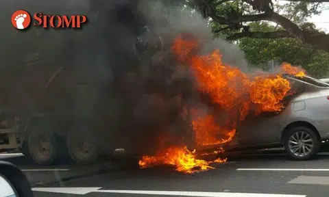 Car bursts into flames along Clementi Road