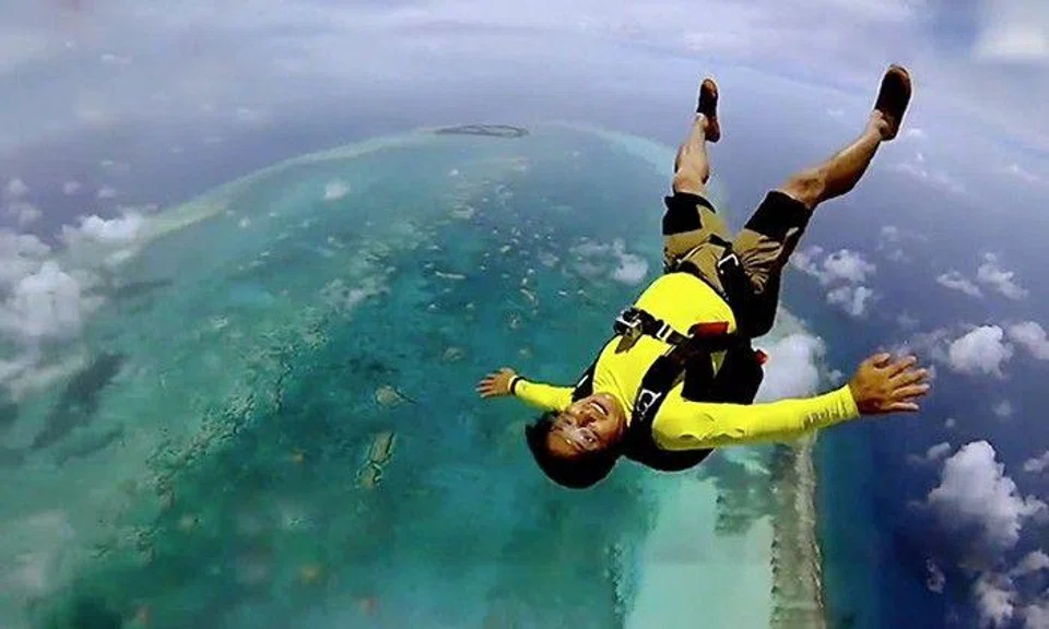 Popular variety host suffers serious spinal injury after skydiving ...