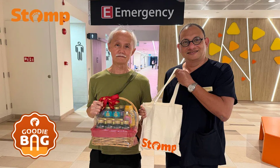 Kind Woodlands Hospital doctor helps family with wheelchair