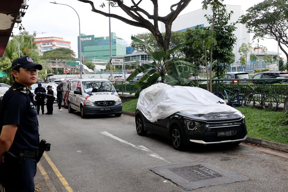An employee of a company located nearby noticed that the vehicle had been parked at the side of the road for two days.