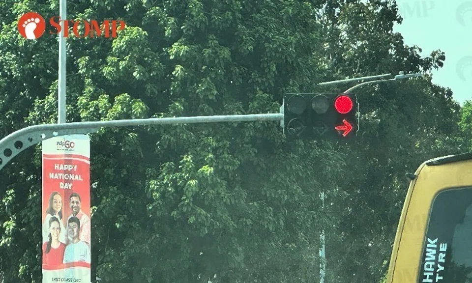 Double-row traffic lights